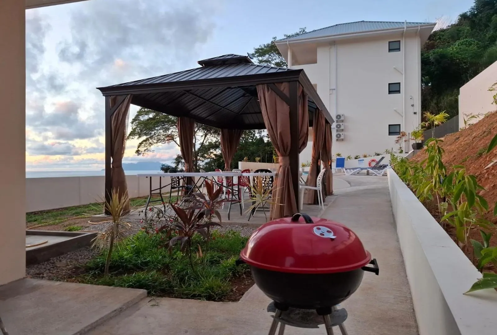 Tropical Secrets Holiday Apartments Victoria