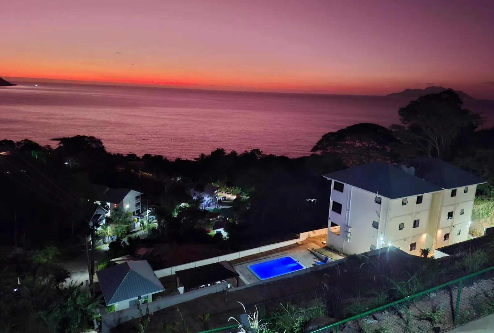 Tropical Secrets Holiday Apartments Victoria